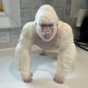 Gorilla King Kong figurine